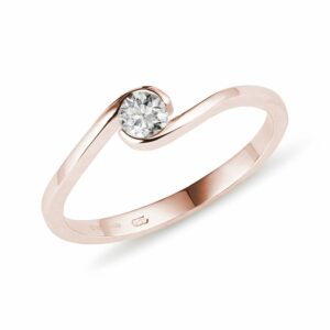Asymetrický prsten s diamantem v růžovém zlatě