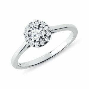 Diamantový halo prsten v bílém zlatě