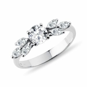 Úchvatný diamantový prsten z bílého 14k zlata